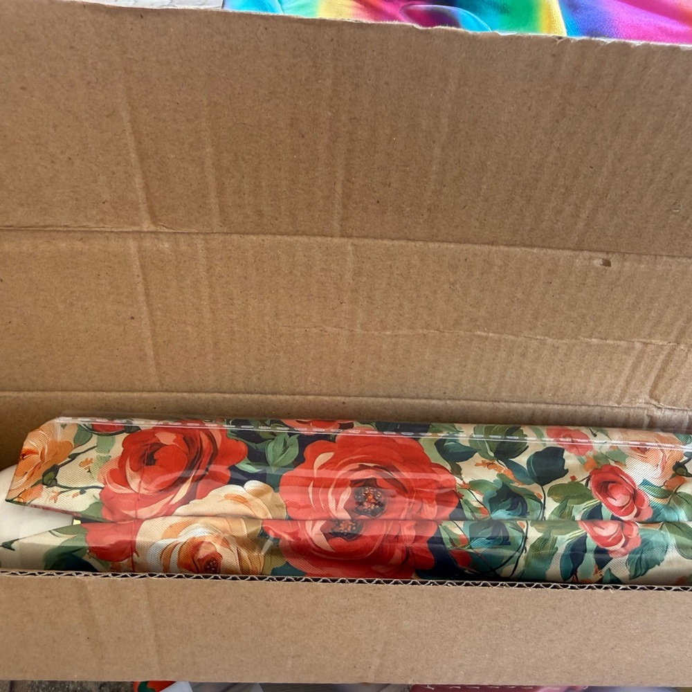Floral Umbrella with Vibrant Roses - Picture 6 of 6